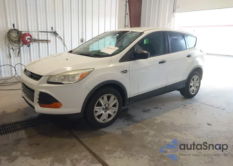 2014 Ford Escape S z USA, uszkodzony, nr VIN 1FMCU0F76EUB53743